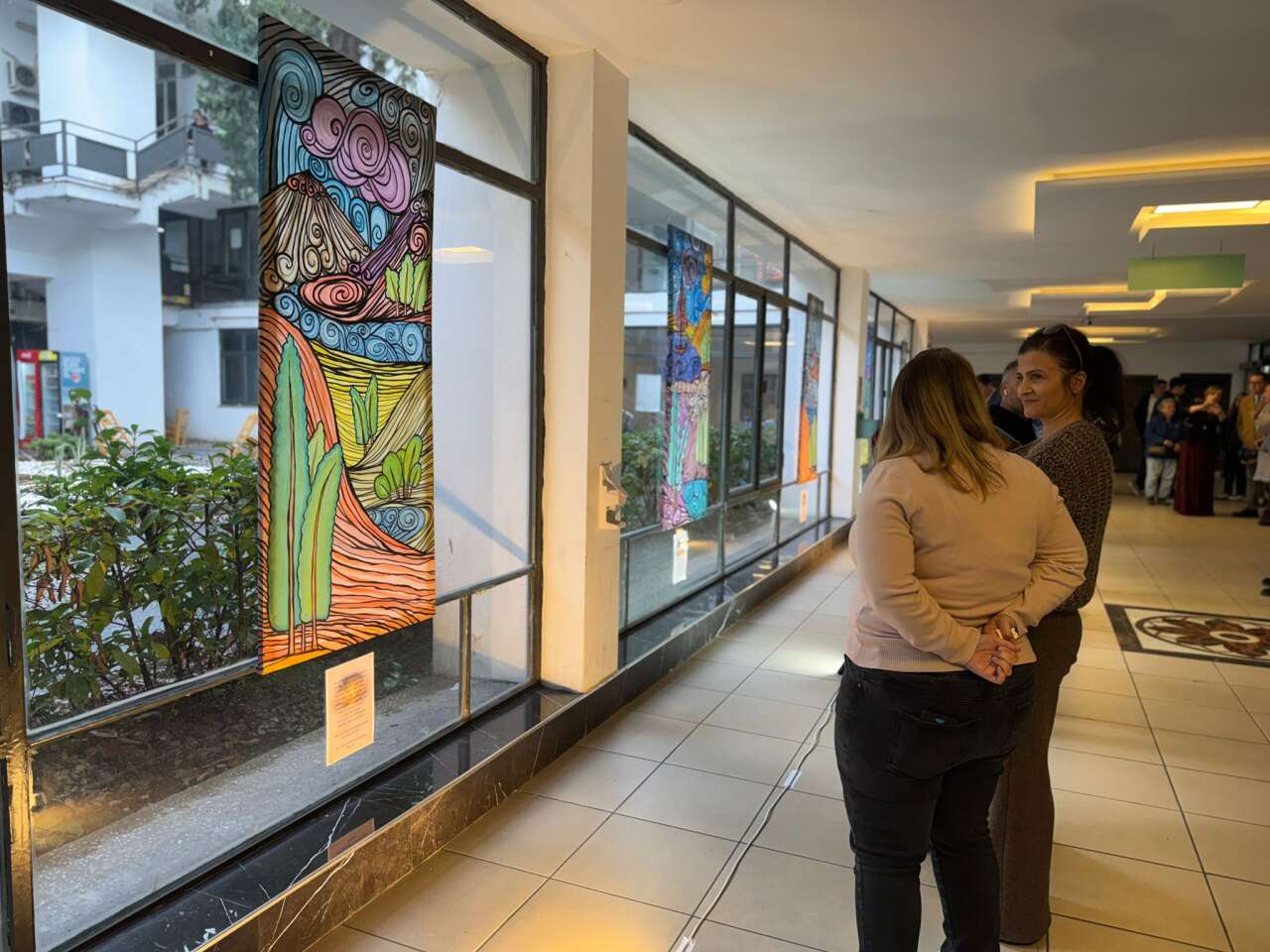 “Kuantum Etkiler” Sergisi Fethiye’de Sanatseverlerle Buluştu Ressam Kozak, “Eserler İzleyiciyle Birlikte Anlam Kazanıyor” 3